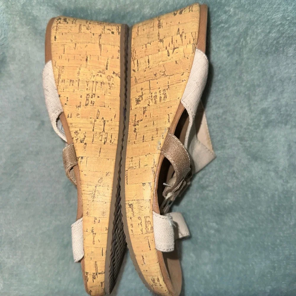 Skechers Womens Cali Luxe Foam Wedge Sandals 8 Tan Cork Platform Strappy